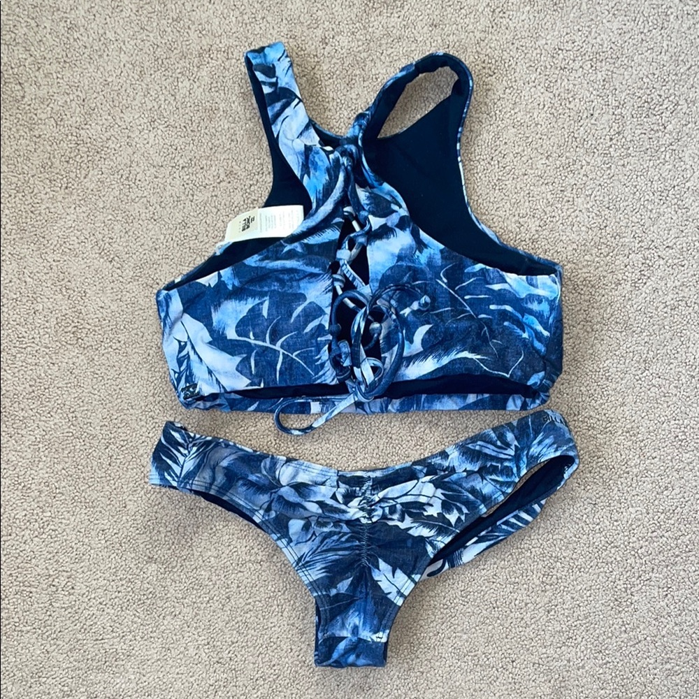 Billabong Bikini Set - Picture 2 of 4
